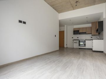 Venta Departamento 3 ambientes Villa Urquiza Cochera Patio Jardin