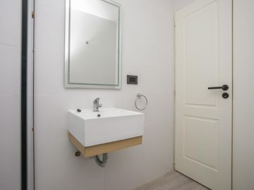 Venta Departamento 3 ambientes Villa Urquiza Cochera Patio Jardin