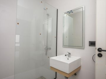 Venta Departamento 3 ambientes Villa Urquiza Cochera Patio Jardin