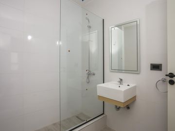 Venta Departamento 3 ambientes Villa Urquiza Cochera Patio Jardin
