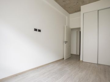 Venta Departamento 3 ambientes Villa Urquiza Cochera Patio Jardin