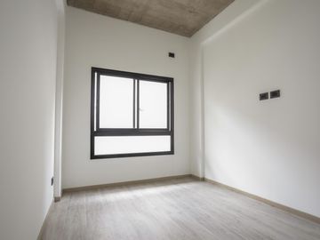 Venta Departamento 3 ambientes Villa Urquiza Cochera Patio Jardin