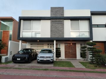 Casa en Venta en la rioja tlajomulco de zuñiga
