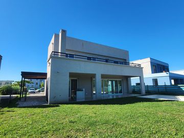 Casa en Acacias - Puertos del Lago - Escobar
