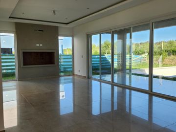 Casa en Acacias - Puertos del Lago - Escobar