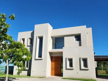 Casa en Acacias - Puertos del Lago - Escobar