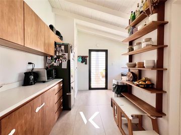 Casa moderna en una planta en Martínez, San Isidro - RESERVADA