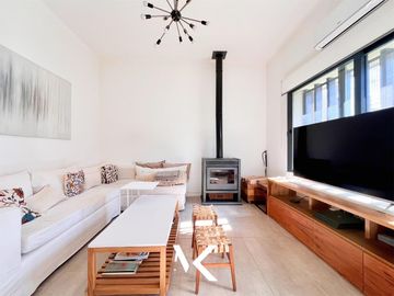 Casa moderna en una planta en Martínez, San Isidro - RESERVADA