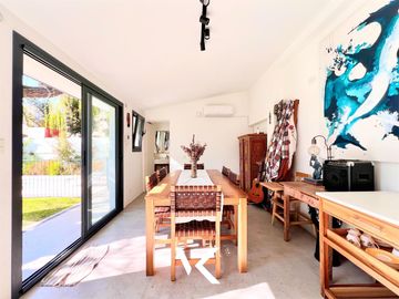 Casa moderna en una planta en Martínez, San Isidro - RESERVADA