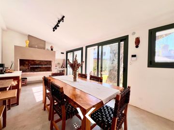 Casa moderna en una planta en Martínez, San Isidro - RESERVADA