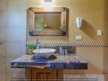 Casa quinta en venta sobre Francisco Alvarez, Moreno