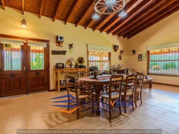 Casa quinta en venta sobre Francisco Alvarez, Moreno
