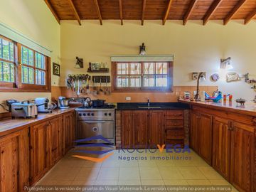 Casa quinta en venta sobre Francisco Alvarez, Moreno