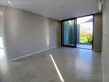 Casa en Barrio El Atardecer Haras Santa Maria PG