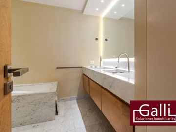 Hermoso piso totalmente reciclado en Recoleta
