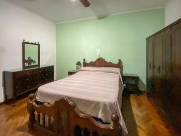 VENTA/PERMUTA - Casa de 3 dormitorios con cochera y patio seco. Luis Agote, Rosario.