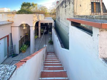 VENTA/PERMUTA - Casa de 3 dormitorios con cochera y patio seco. Luis Agote, Rosario.