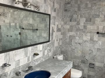 Seguridad! VENTA CASA CON 5 RECAMARAS-PARQUES HERRADURA