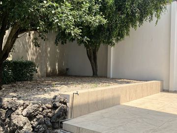Seguridad! VENTA CASA CON 5 RECAMARAS-PARQUES HERRADURA