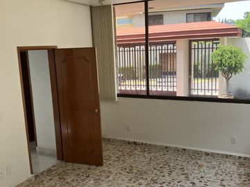 Seguridad! VENTA CASA CON 5 RECAMARAS-PARQUES HERRADURA