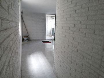 BONITA CASA DUPLEX A 10 MINUTOS DEL AEROPUERTO.