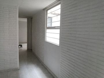 BONITA CASA DUPLEX A 10 MINUTOS DEL AEROPUERTO.