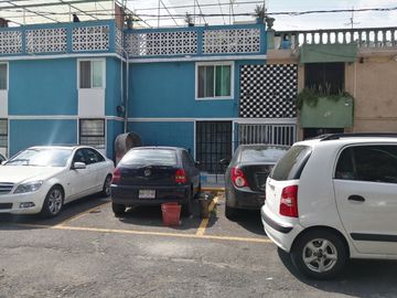 BONITA CASA DUPLEX A 10 MINUTOS DEL AEROPUERTO.