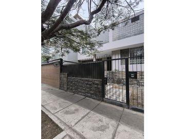 MIRAFLORES LA AURORA CASA EN VENTA