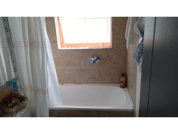 HERMOSA CASA EN VENTA, VALLE  LO CAMPINO, QUILICURA    UF 5.540