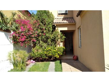 HERMOSA CASA EN VENTA, VALLE  LO CAMPINO, QUILICURA    UF 5.540