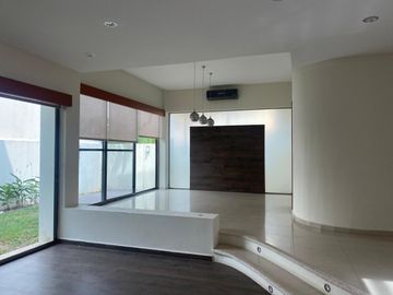 CASA EN RENTA EN FRACC. LAS PALMAS, MEDELLIN DE BRAVO, VERACRUZ