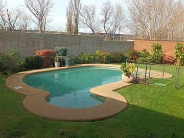 Casa en Venta en condominio Santa Raquel