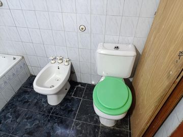 Casa con Departamento en venta en Merlo Norte