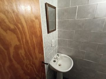 Casa con Departamento en venta en Merlo Norte