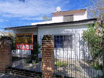 Casa con Departamento en venta en Merlo Norte