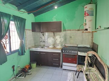 Casa con Departamento en venta en Merlo Norte