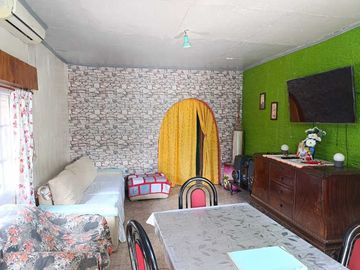 Casa con Departamento en venta en Merlo Norte