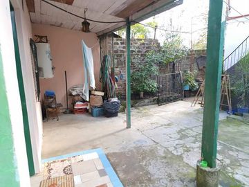 Casa con Departamento en venta en Merlo Norte