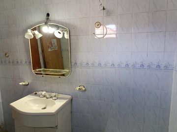 Casa con Departamento en venta en Merlo Norte