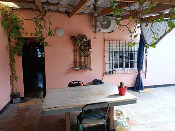 Casa con Departamento en venta en Merlo Norte
