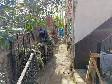 Casa con Departamento en venta en Merlo Norte