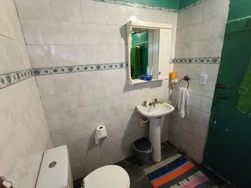 Casa con Departamento en venta en Merlo Norte