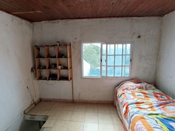 Casa con Departamento en venta en Merlo Norte