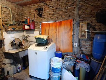 Casa con Departamento en venta en Merlo Norte