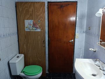 Casa con Departamento en venta en Merlo Norte
