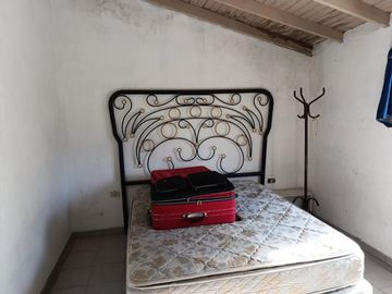 Casa con Departamento en venta en Merlo Norte