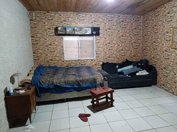 Casa con Departamento en venta en Merlo Norte