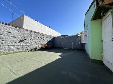 Casa PH en venta en Lanus Oeste