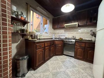 Casa PH en venta en Lanus Oeste