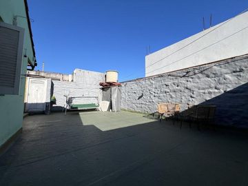 Casa PH en venta en Lanus Oeste